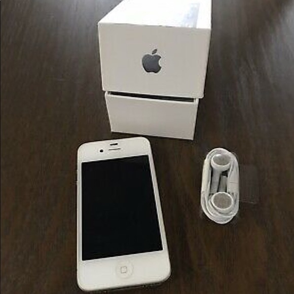 iPhone 4(Unlocked) - Picture 1 of 4
